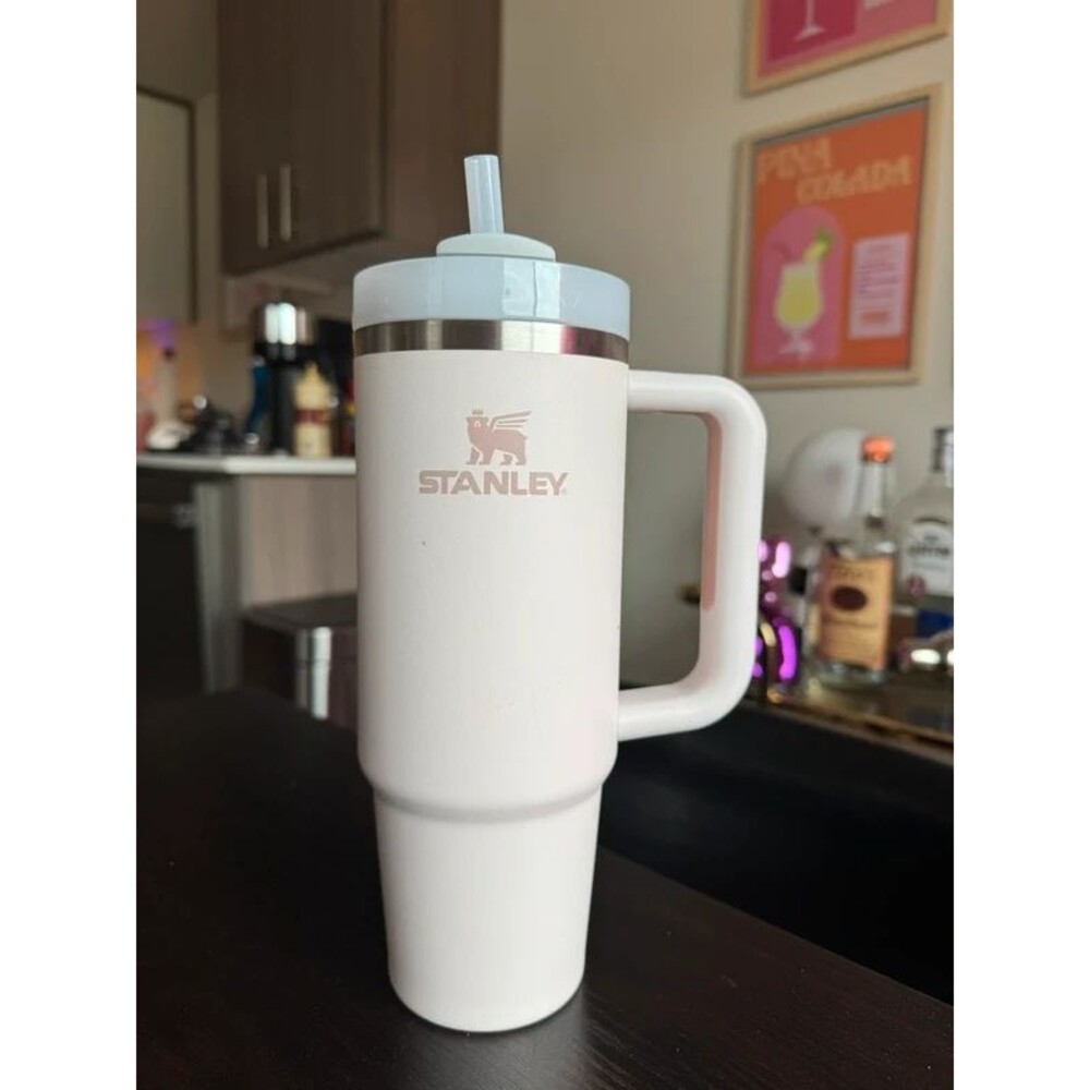 stanley quencher tumbler
